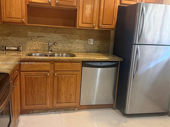 3rd image of 100 Ashbury Rd APT 104