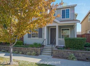 3216 Village Plaza Dr, Roseville, CA 95747