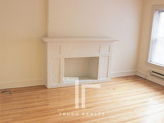 2nd image of 1315 Oak Ave #3E