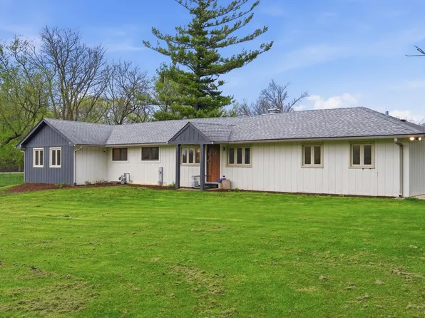 25848 W Scott Rd, Barrington, IL 60010
