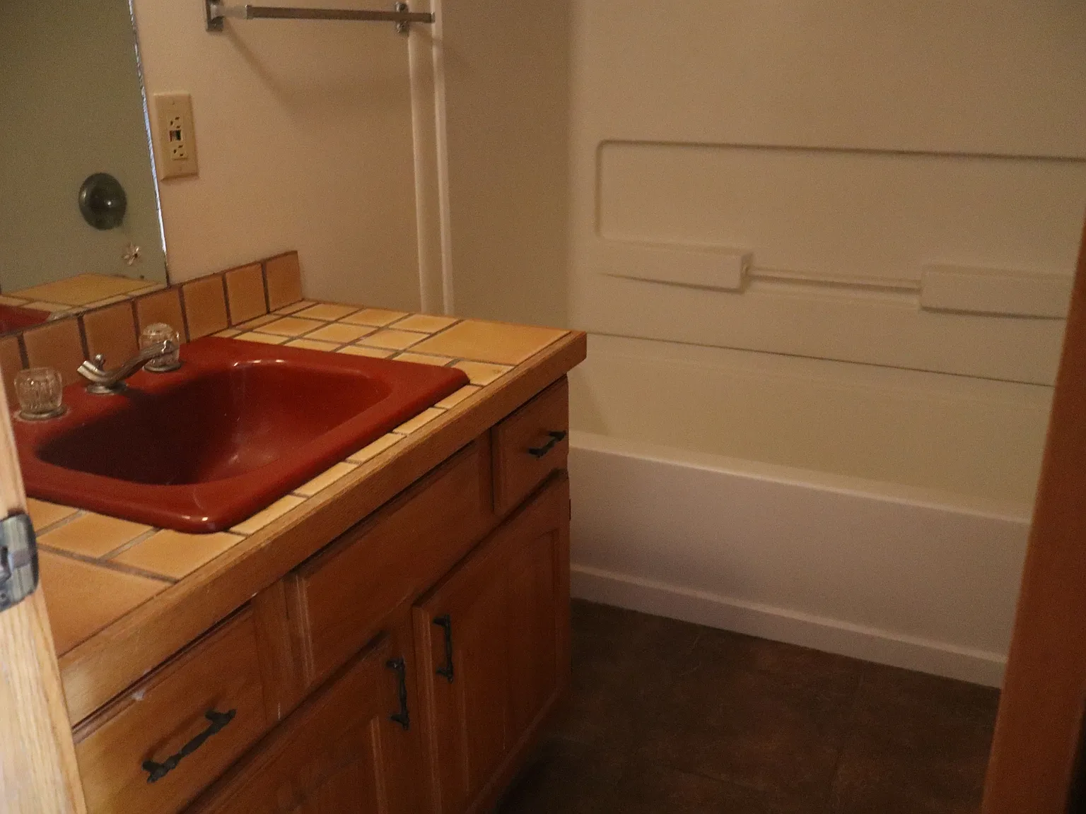 Center Ave 124 S - 2 — Photo 4