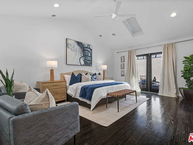 4460 Stansbury Ave — Photo 31