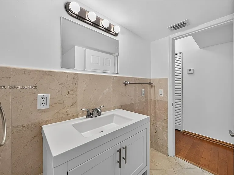 1237 Aduana Ave — Photo 50
