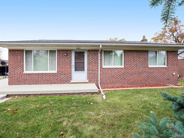 2405 Elmcrest Rd, Sterling Heights, MI 48310