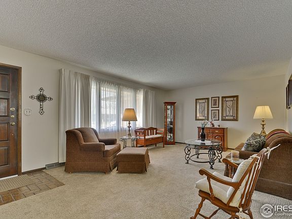 3rd image of 1810 Empire Ave