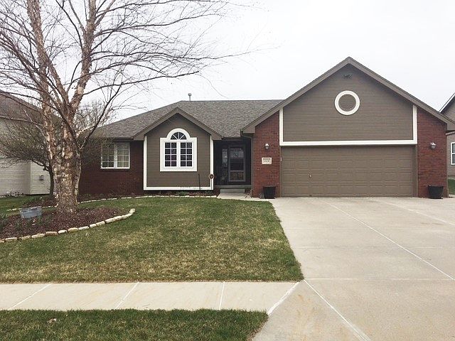 1st image of 118 Longwood Dr
