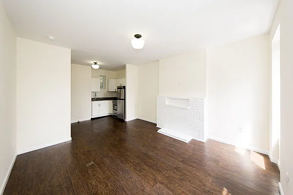 Rented by R New York | media 2