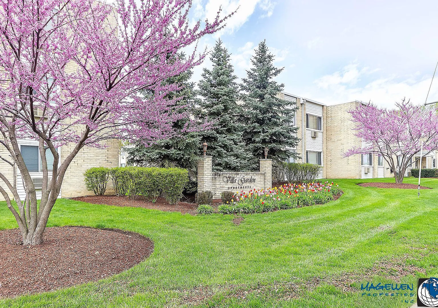Villa Garden Apartments on Villa Avenue in Villa Park — Photo 3