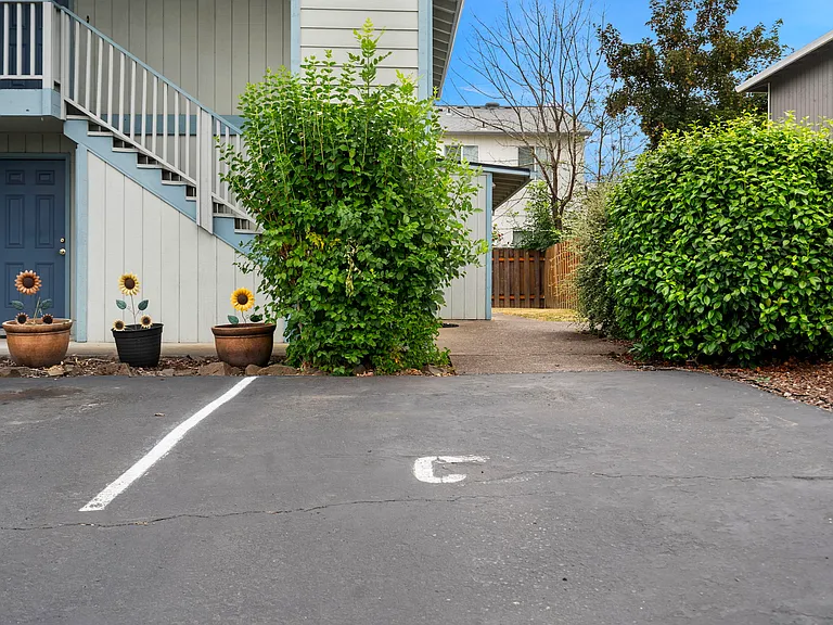 2229 Hawthorne St #C — Photo 15