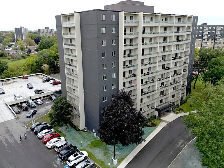 501 Errol Rd W — Photo 3
