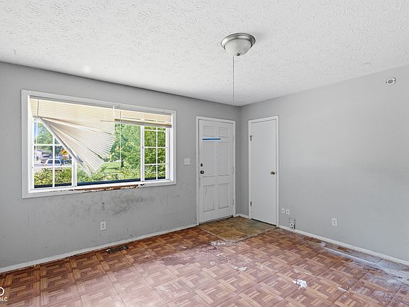 3rd image of 6039 Penway St