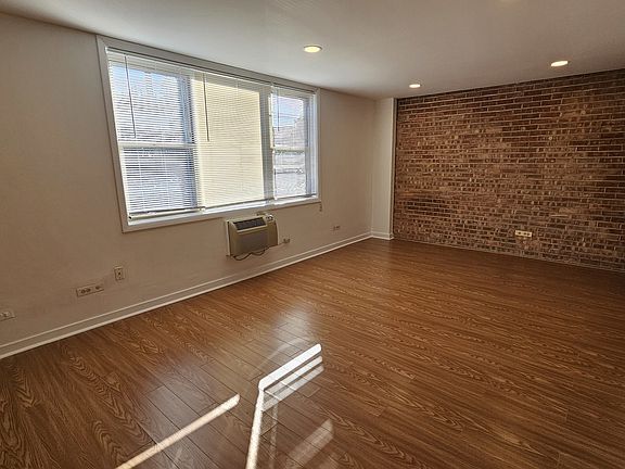 5th image of 2250 N Lincoln Ave APT 308