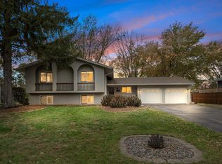 944 16th St SE, Forest Lake, MN 55025