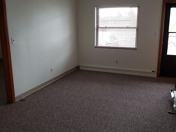 5th image of 575 N Walnut St #C