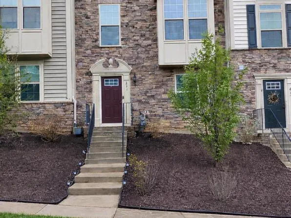 211 Freesia Ln, Stafford, VA 22554