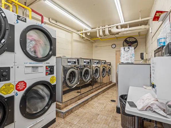 90-50 Union Turnpike image 19 of 23