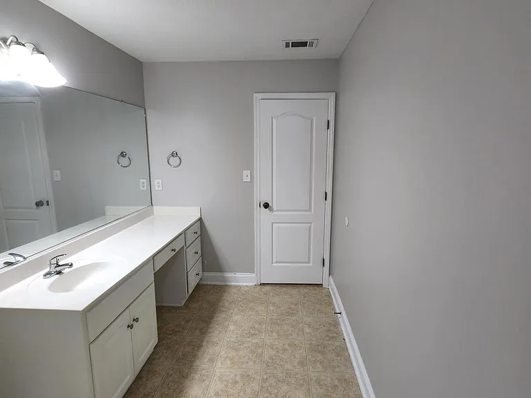 803 Landing Dr — Photo 9