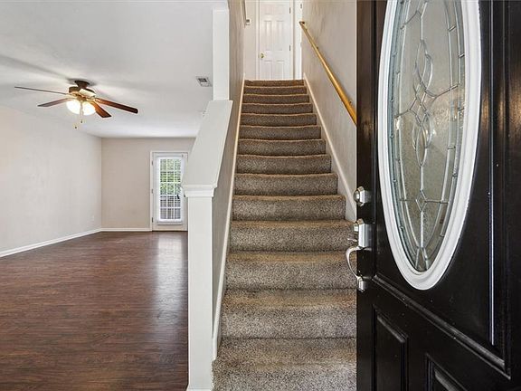 4th image of 318 Gale Avenue