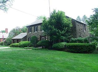 211 Morewood Rd, Glenshaw, PA 15116