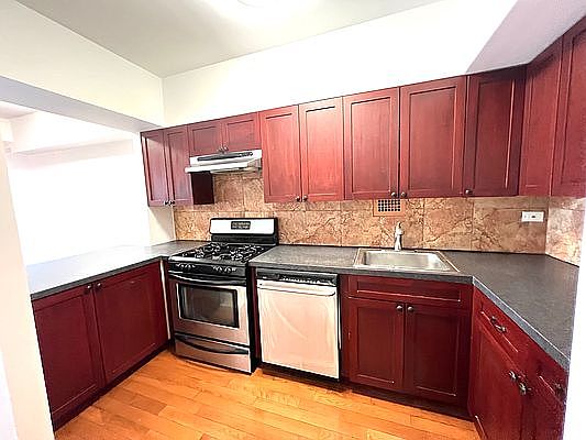4th image of 350 E 62nd St #6BB