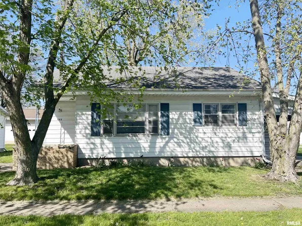 443 E Gridley St, Bushnell, IL 61422