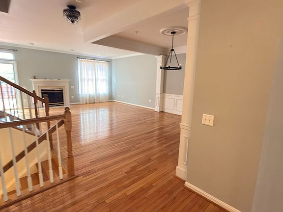 3rd image of 6024 Stonehenge Pl
