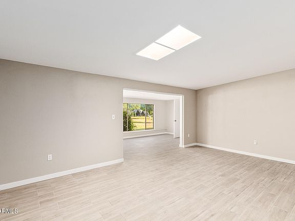 5th image of 10812 W PEORIA Avenue