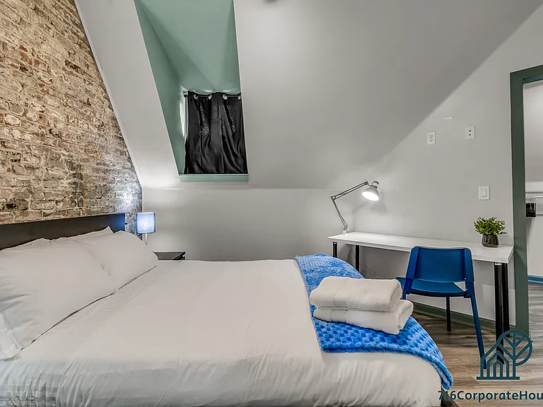 44 E Utica St #3B — Photo 10