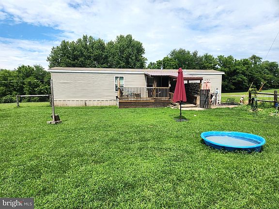 2nd image of 352 W Ridge Rd