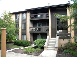 6111 Knollwood Dr #304, Willowbrook, IL 60527