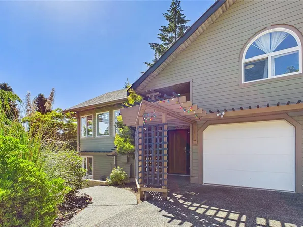 2375 Glenellen Pl, Nanaimo, BC V9P 9G3
