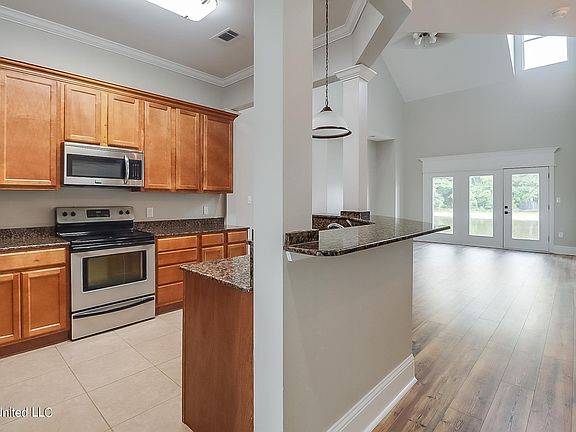 3rd image of 214 Capri Pl #214