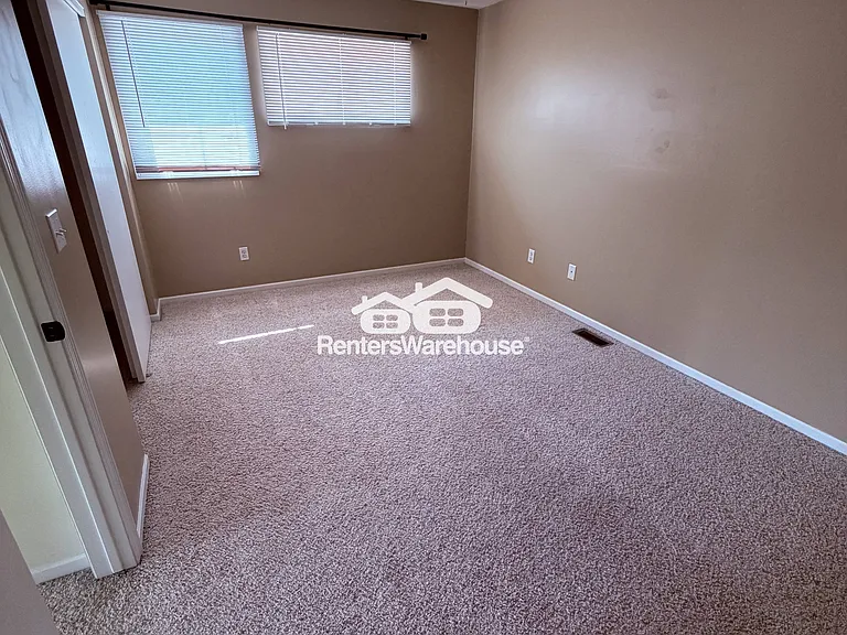 982 Crossing Way — Photo 10