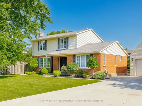 212 Livingston Ave, Grimsby, ON L3M 4V8