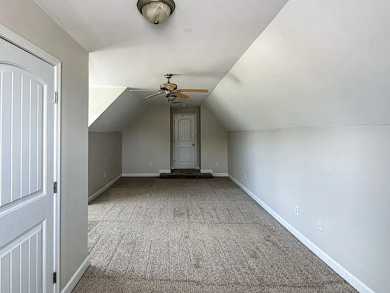5905 Gentleman Dr — Photo 32