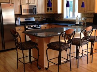 102 Stockbridge Ct, Ballston Spa, NY 12020