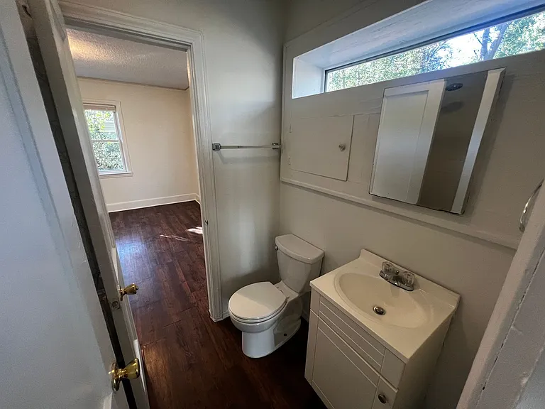 4 Prancer Ave — Photo 5