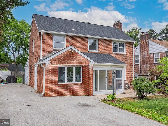 2nd image of 522 S Woodbine Ave