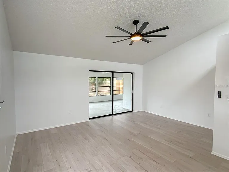 2242 Pinewood Villas Dr — Photo 13