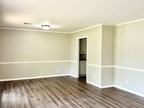 5th image of 3336 Albans Ln