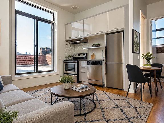 2nd image of 100 Dupont St #4V