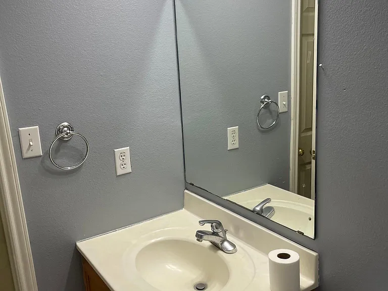4616 Swallow Ave — Photo 12