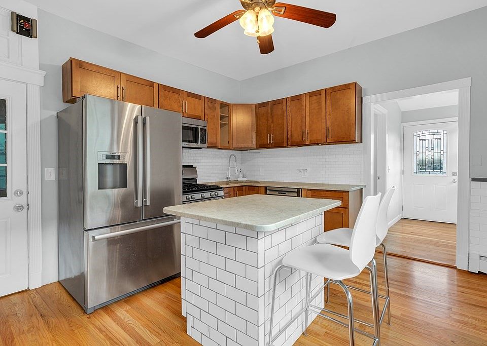 1st image of 2 Kemp St #2