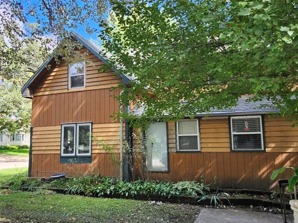 226 N Main St, Conrad, IA 50621