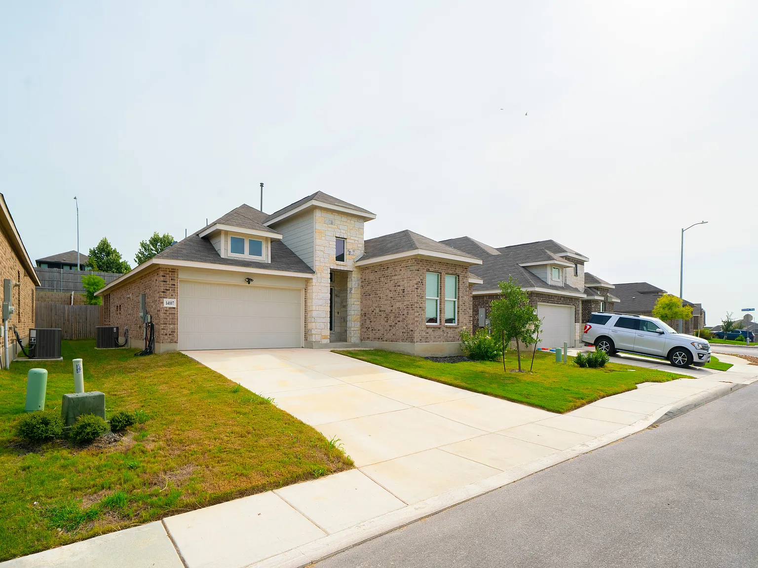 3 bed, 2073 sqft, $2,250 — Photo 4