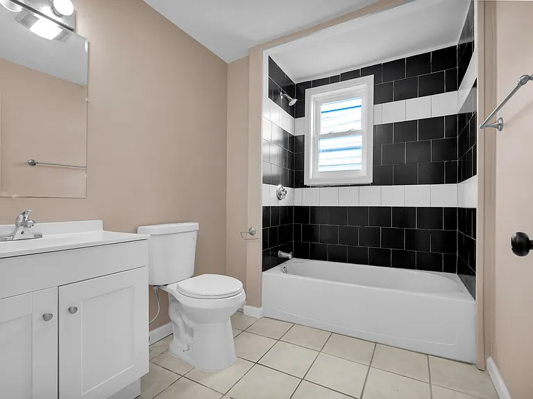 1500 Washington St #3 — Photo 8
