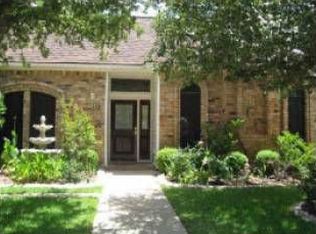 2440 Spring Valley Dr, Bedford, TX 76021