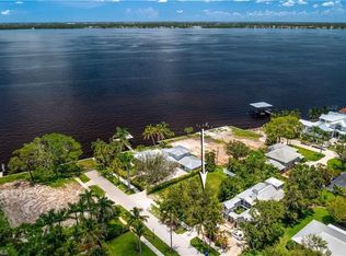 1223 Coconut DR, FORT MYERS, FL 33901