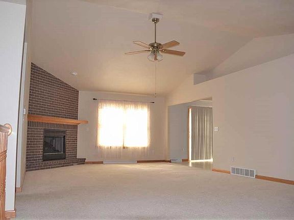 2nd image of 510 Roslyn Ave