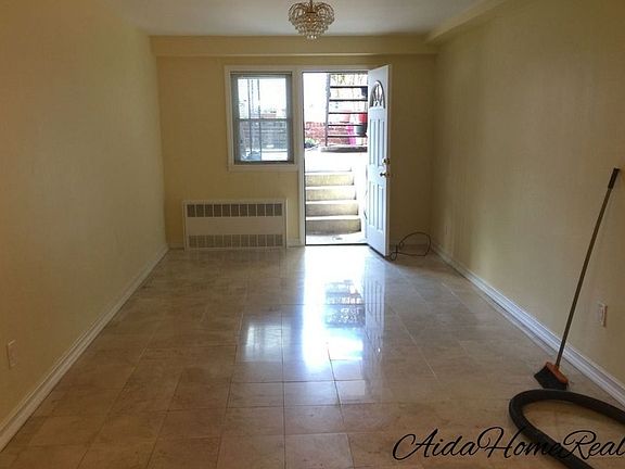 3rd image of 2587 48th St